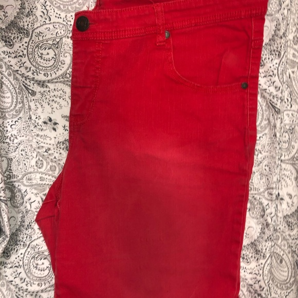 Shorts - Picture 2 of 3